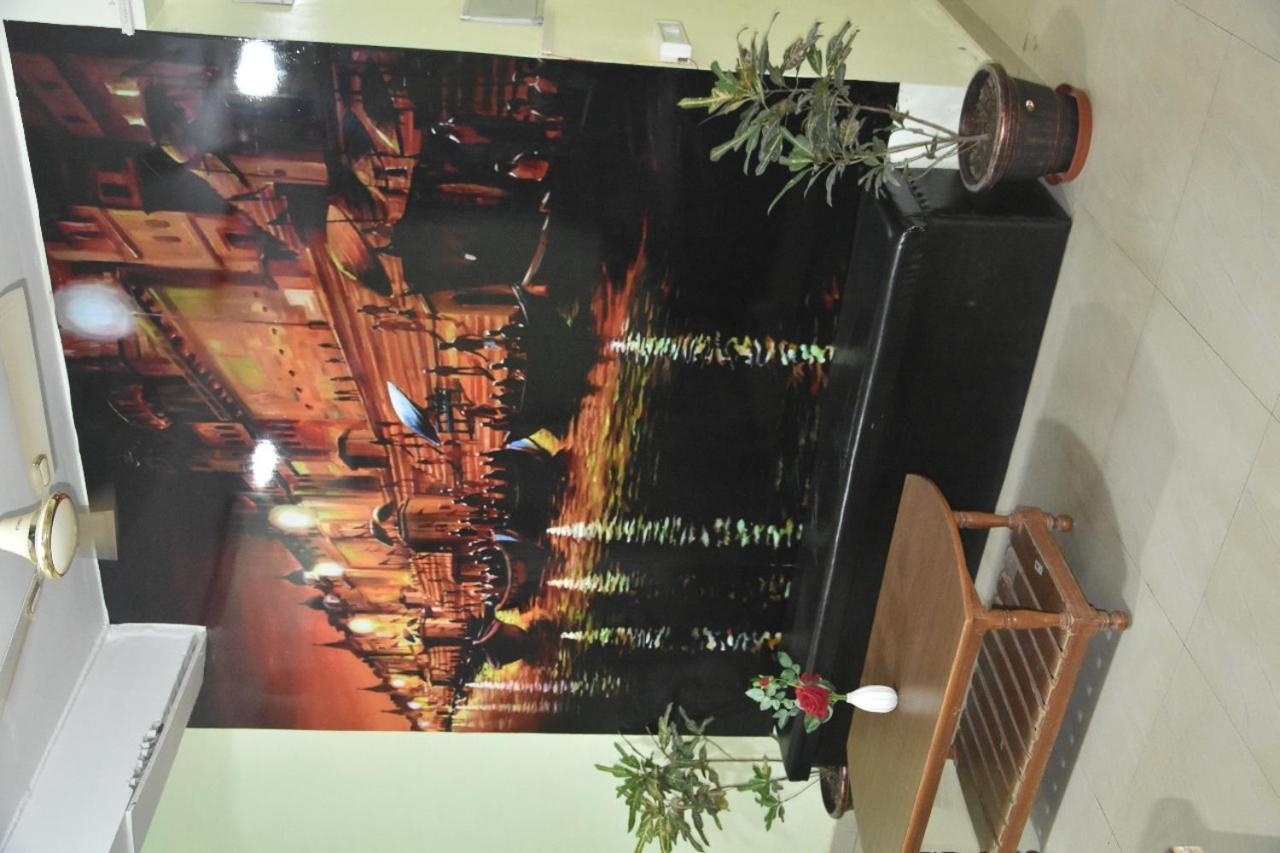 Hotel Yug Residency Varanasi Exteriör bild