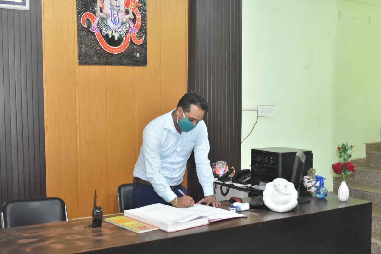 Hotel Yug Residency Varanasi Exteriör bild