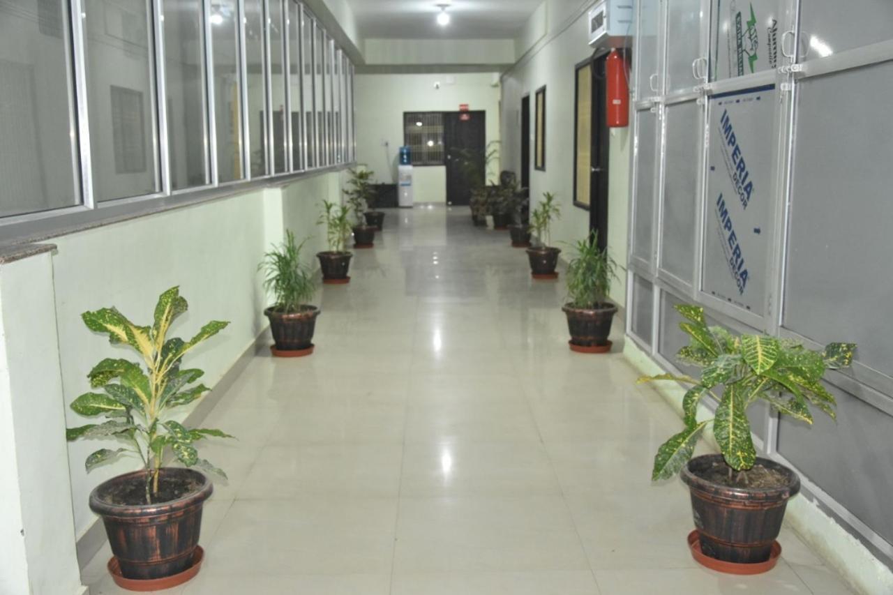 Hotel Yug Residency Varanasi Exteriör bild