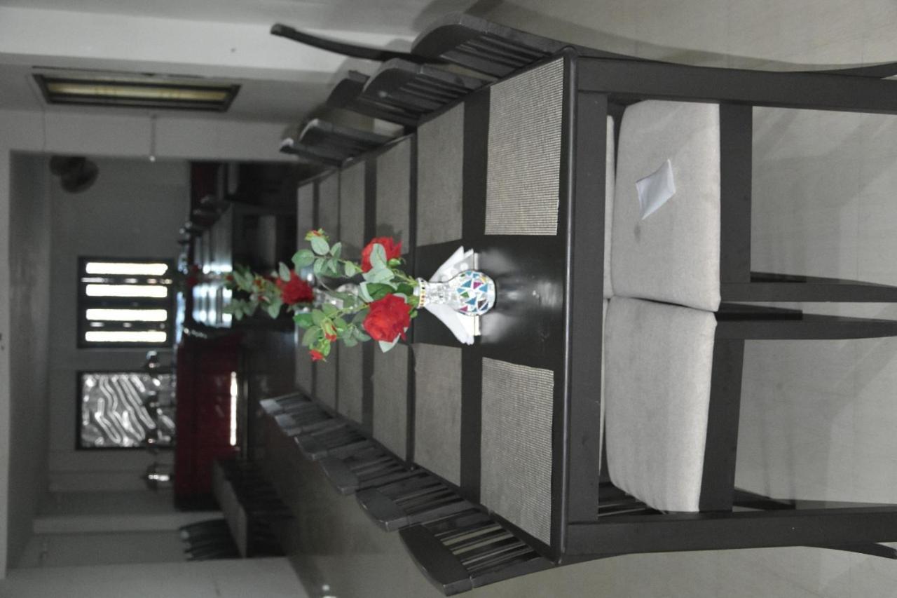 Hotel Yug Residency Varanasi Exteriör bild