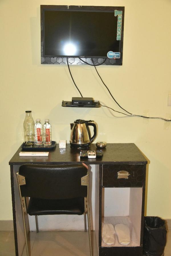 Hotel Yug Residency Varanasi Exteriör bild